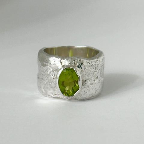 Ring - Mount Vesuvius, Peridot