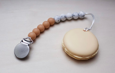 Pacifier Clip with Macaron (more colours available)
